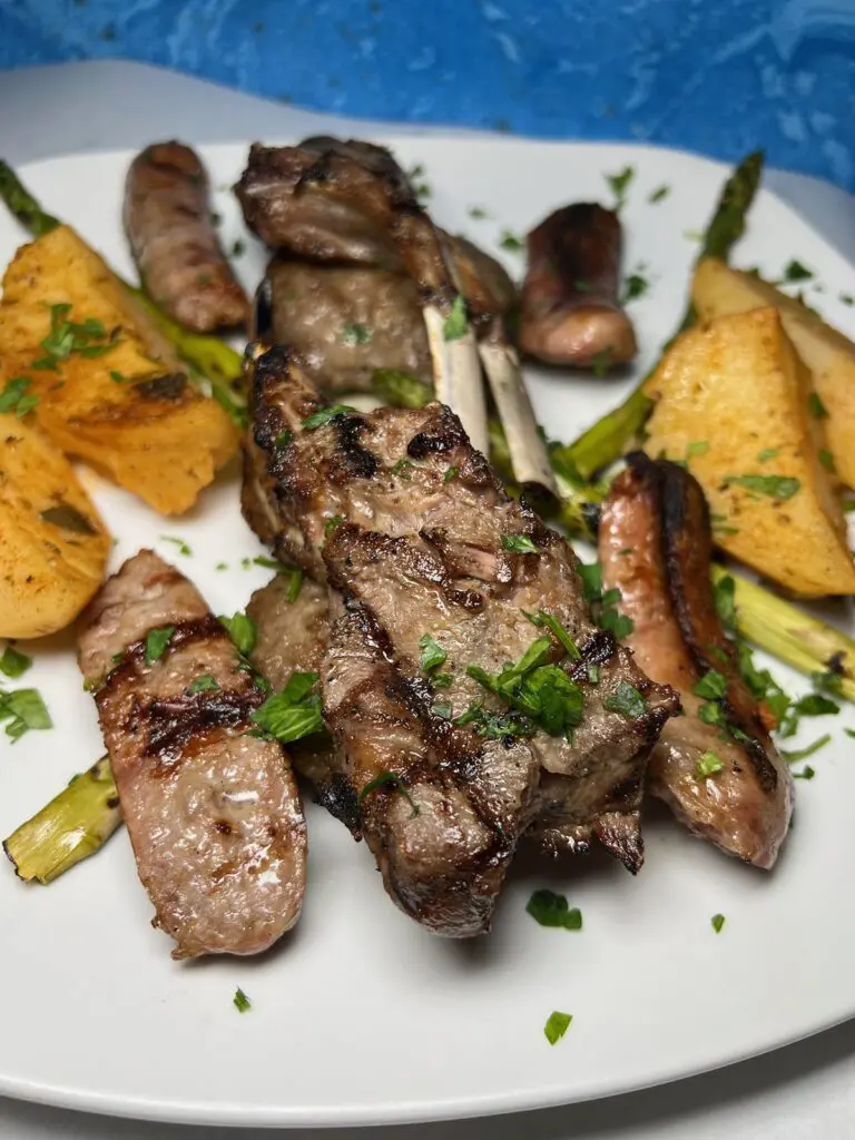 Meat Platter
Lamb Chops, Keftedes< Sausage, & Lemon Potatoes 